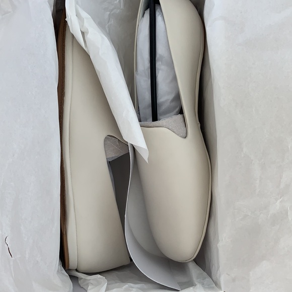 Vince Paz Venetian Leather Loafer - Picture 5 of 5